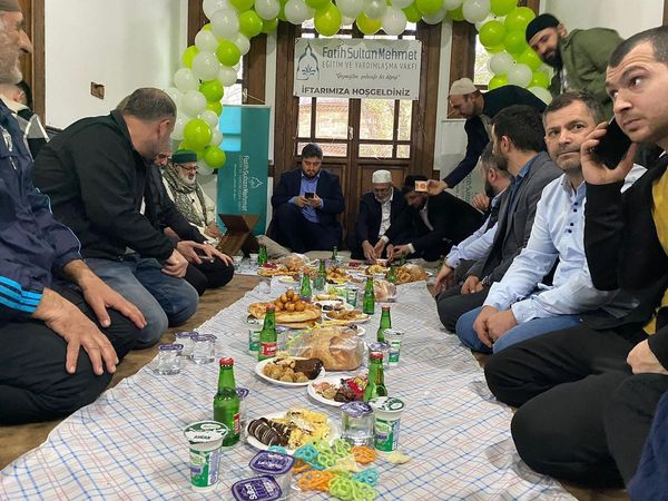 Bursa/İnegöl Temsilciliğimizde iftar sofrasında kardeşlerimizle bir araya geldik.