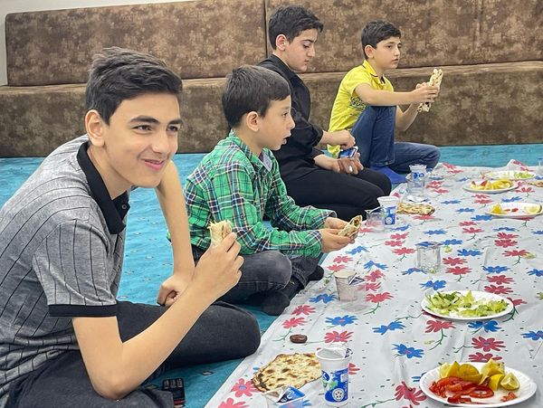 Öğrencilerimize iftar programı düzenledik.