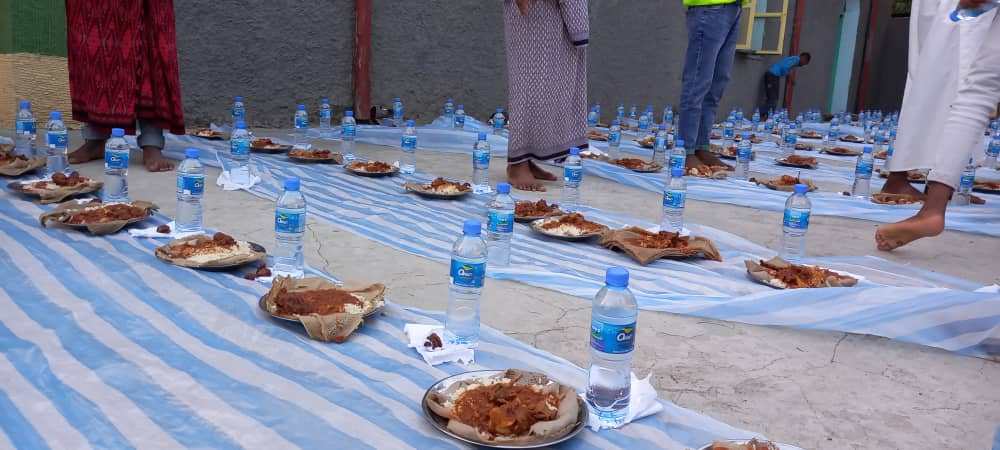 Afrika’daki kardeşlerimizin yüzünü güldüren hayırseverlerimizden Allâh razı olsun…