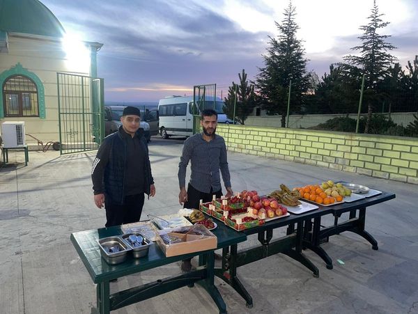 FSM Vakfı Yozgat/Sorgun Temsilciliği olarak Mehmet Şakir Efendi Külliyesi’mizde medrese talebelerine hergün iftar sofrası kurduk.