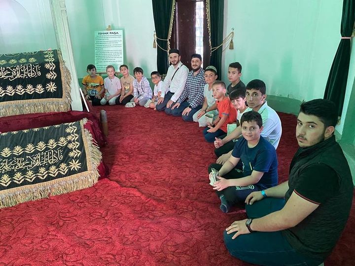 FSM Vakfı Bursa İnegöl temsilciliğinde, yaz kursu öğrencileriyle gezi programı.